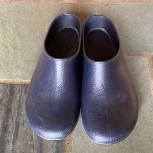 Women’s Totes Garden Clogs Size 40